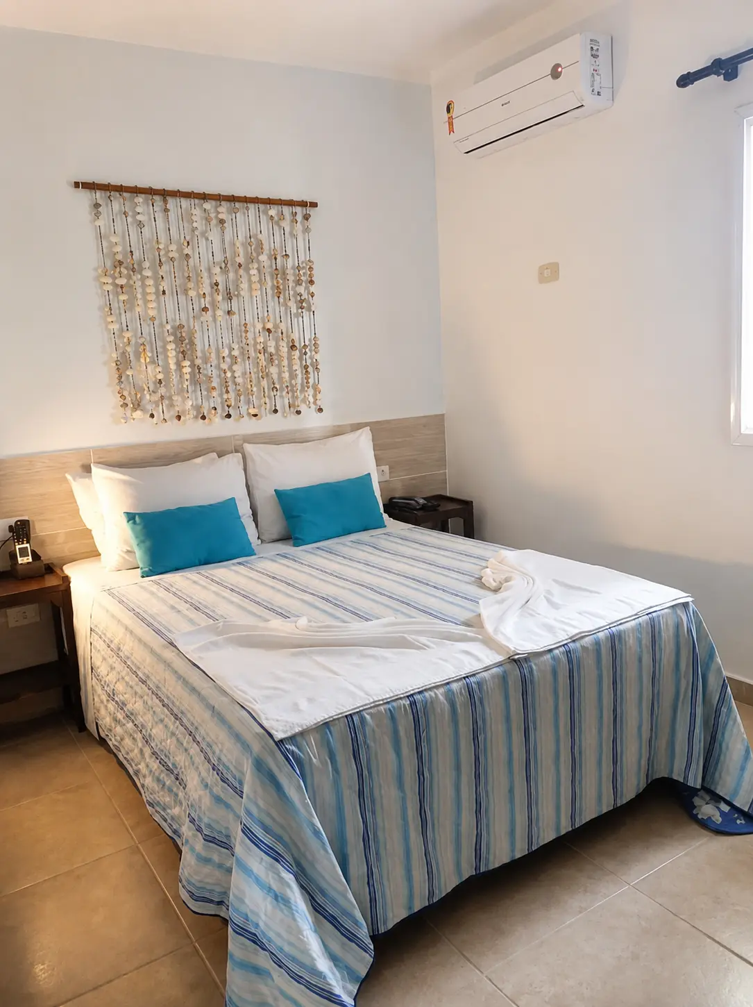 Single room at Hotel Casarão Pitangueiras.